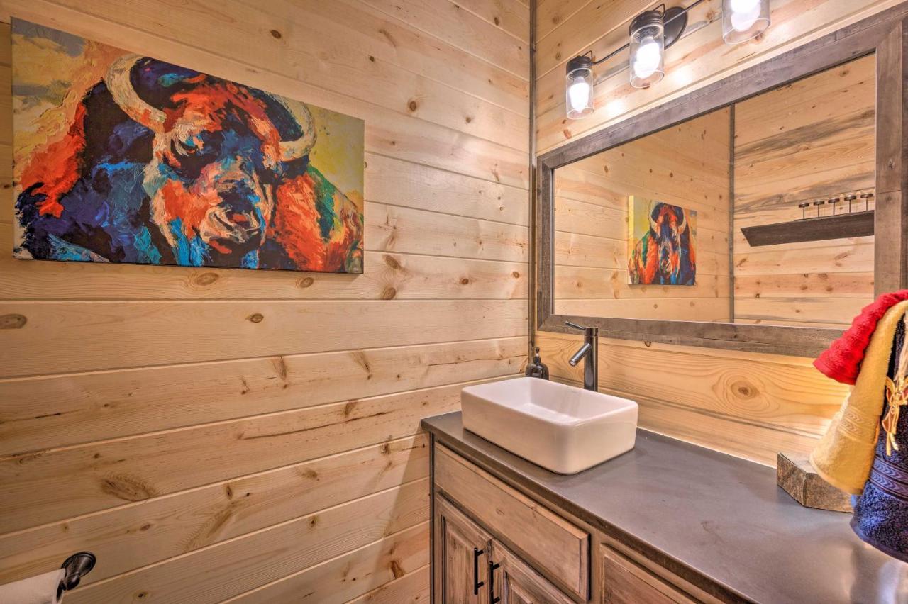 Luxury Cabin In The Woods With Hot Tub And Yard Games! Broken Bow Exterior photo